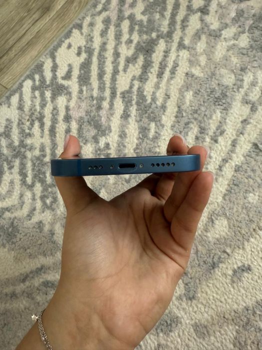 Продам iphone 13