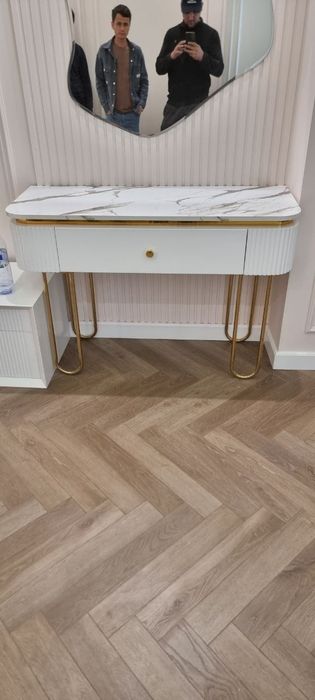 Золотые столы консолы