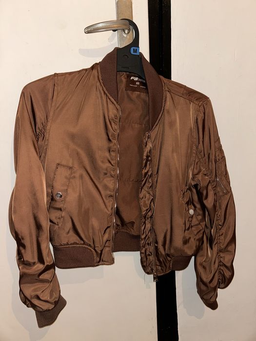 Пролетно кафяво яке