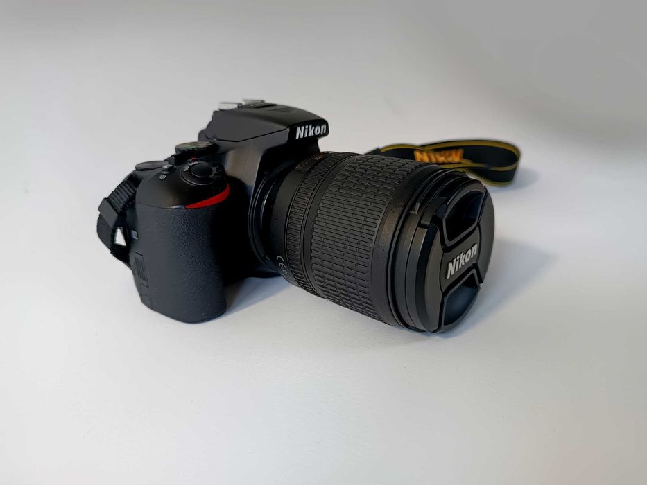 фотоапарат Nikon D5600 + обективи: Nikon 18-105mm VR,  Nikon 35mm