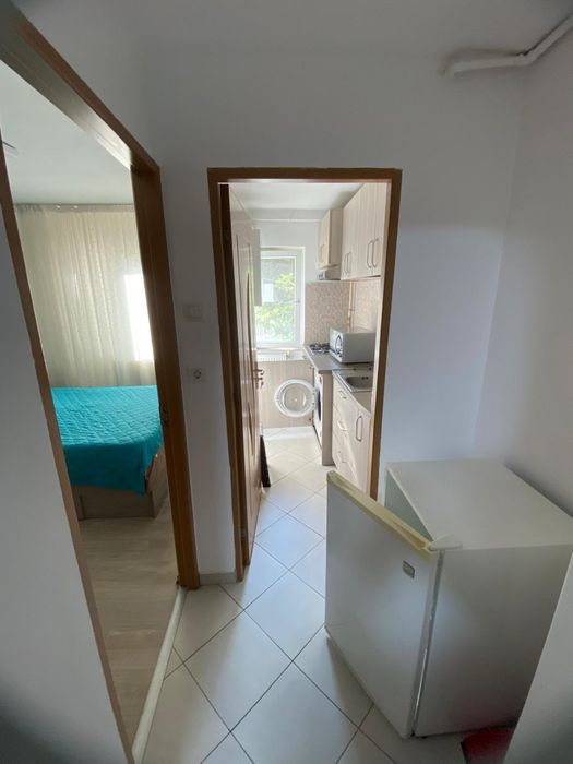 Proprietar: Ofer spre închiriere ap.2 camere in zona foarte buna/centrala, et.1, bulevardul Independentei (langa Piata 1 Mai)