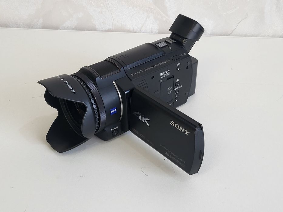 Видеокамера Sony FDR-AX33