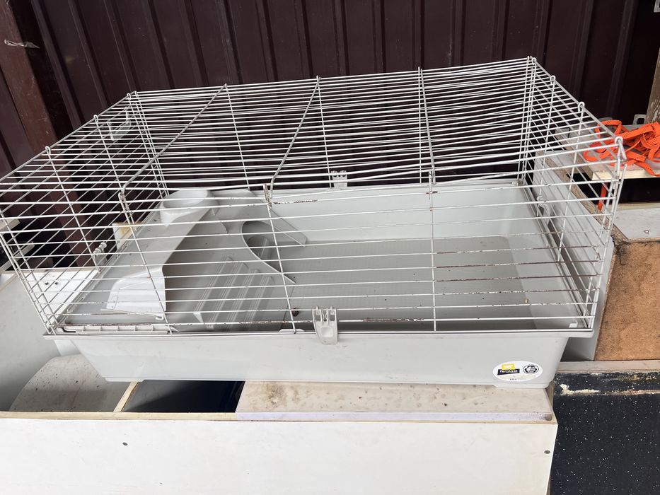 Продам клетку в хорошем состоянии