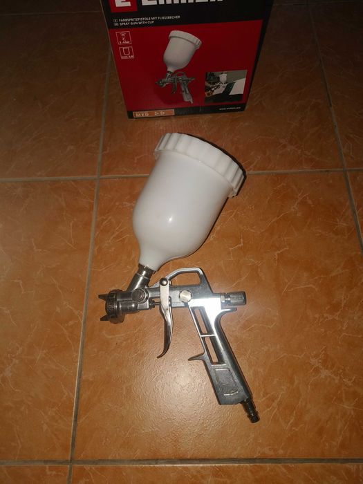 Pistol de vopsit + furtun de racord la compresor 10 m