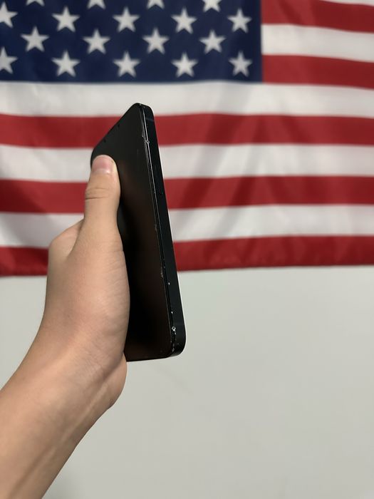 Продаю iPhone 13 128 ГБ.