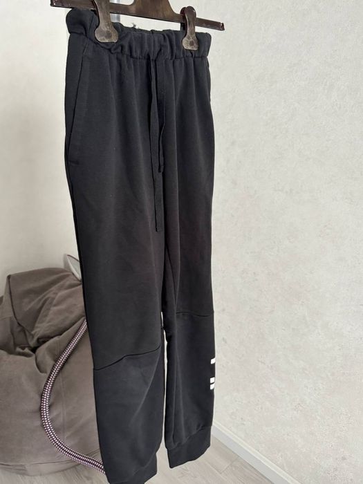 Продаётся женский спортивный костюм