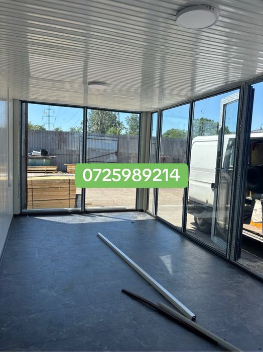 Container modular cu acoperis din fotovoltaice