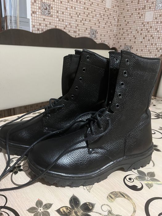 Продам кожанные берцы