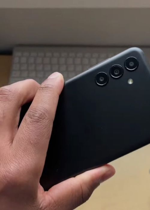 Продаётся Смартфон Samsung Galaxy A13 5G -- 128 Гб / 4 Гб чёрный