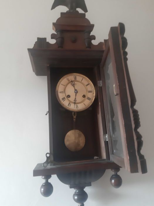 Продавам старинен часовник, на повече от 100 години