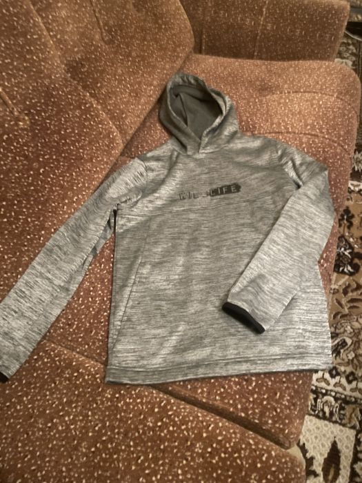 Лот от три неща- 2 горни суитчъри и 1 долнище