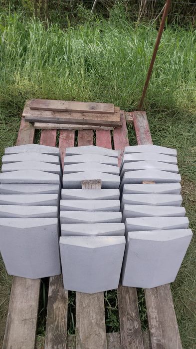 Capace și coame pt gard din  beton!