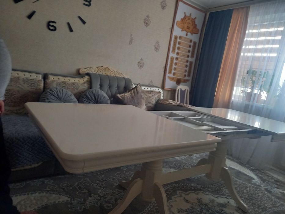 Продам раздвижной стол