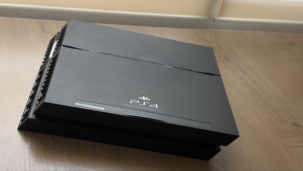 PlayStation 4 FAT игра UFC 3