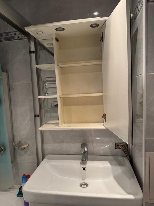 Продам мебель в ванную