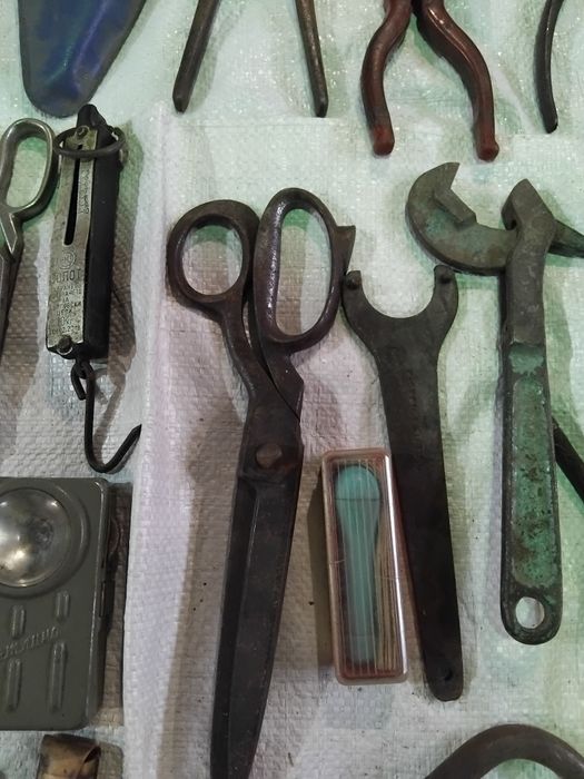 Продават се Лот стари вещи