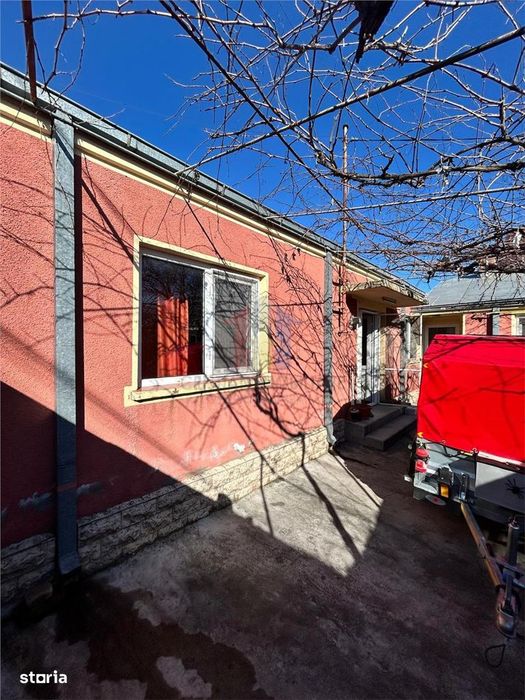 Chercea Casa doua corpuri cladire 5 cam  Teren=231 mp