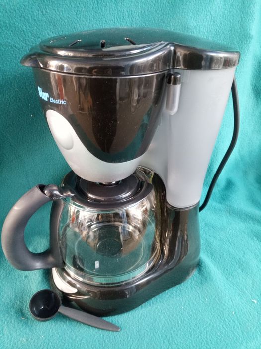 Новая кофеварка электрическая