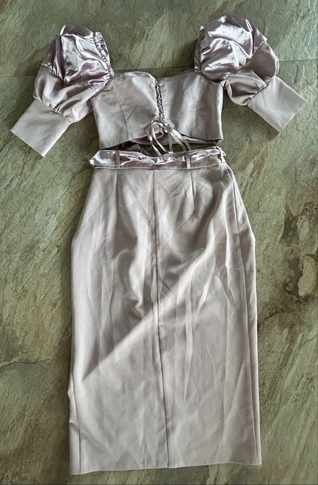 Tinuta fin 2 piese , fusta trei sferturi si corset