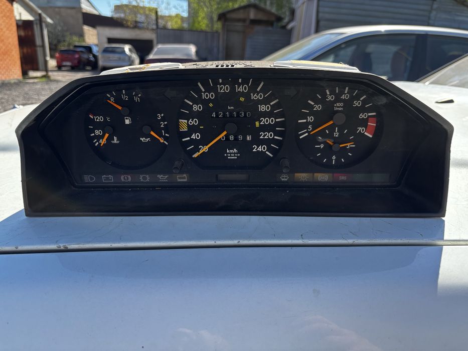 Приборная панель 124
