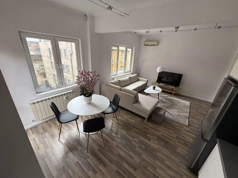 Дава се под наем Двустаен апартамент в София, Докторски паметник - 60 кв.м за 797.64 € - Снимка #2