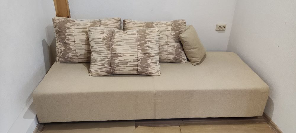 Ъглов диван + холна маса