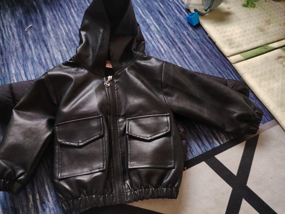 Продам детские куртки