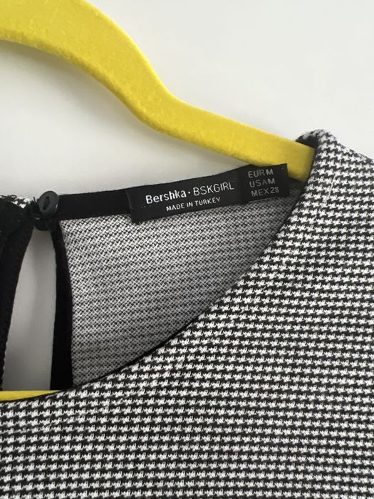 Salopeta/rochita cu pantalon Marimea S/M