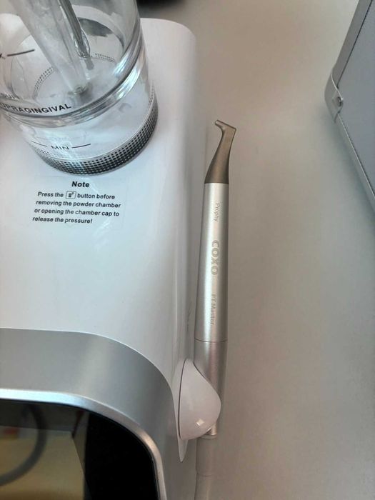 Апарат за почистване на зъбен камък и полиране Coxo PT Master