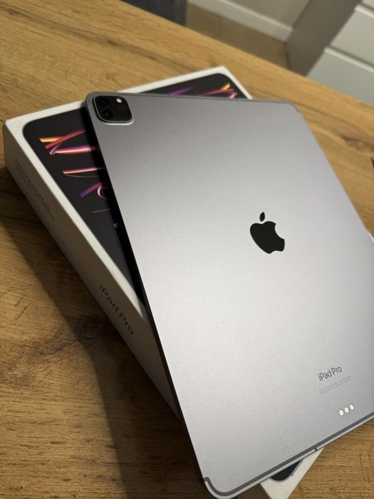 Продаю iPad Pro 12.9 1 tb 2022 Wi-Fi + Cellular (симка вставляется)