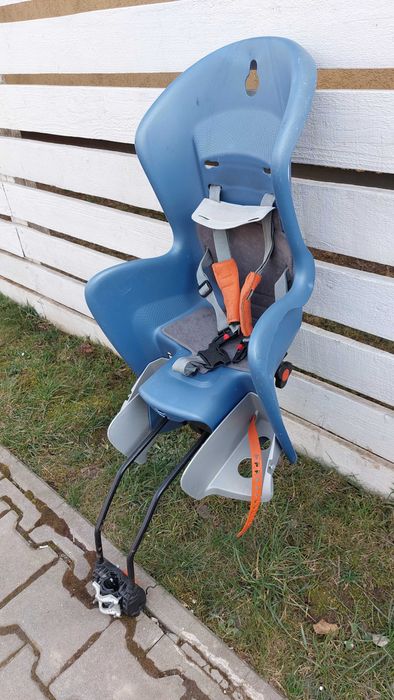 Scaun de bicicleta pt copii. Montare pe spate