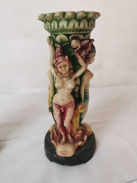 Vaza cu tenta asiatica