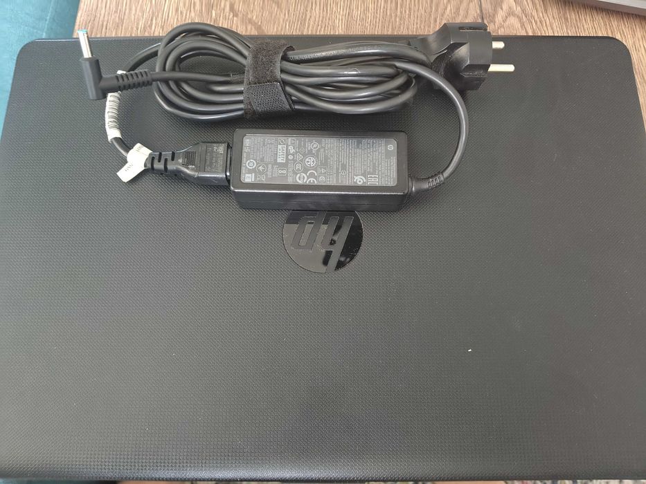 Лаптоп HP 15-bs159nu