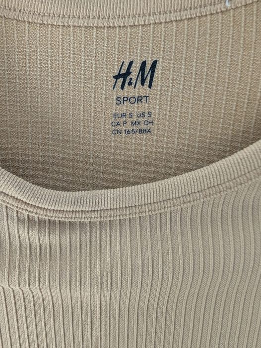 Bluza crop H&M Sport. Mărimea S