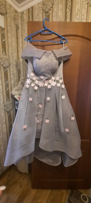 Продам Платье б/у