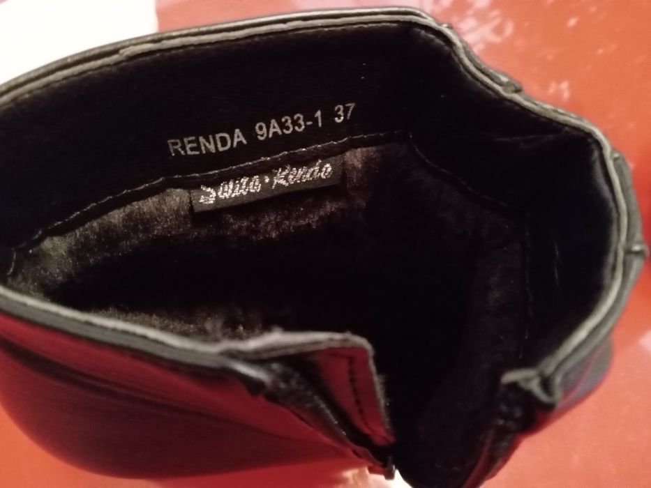 Продаеться зимние сапоги