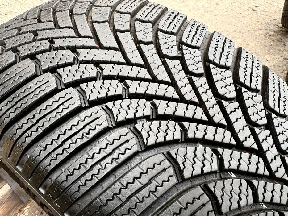 Anvelopa iarna 215.55.17’ Bridgestone