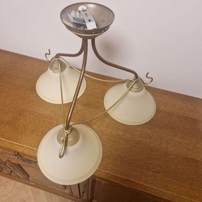 Люстра трехрожковая