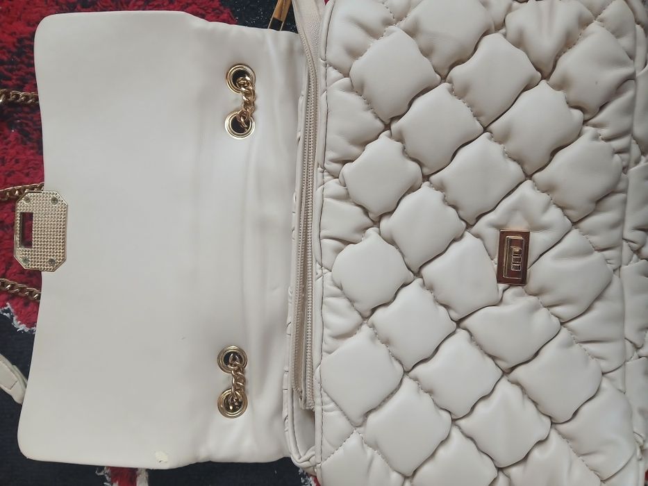 Poseta ,geanta alb ,crem