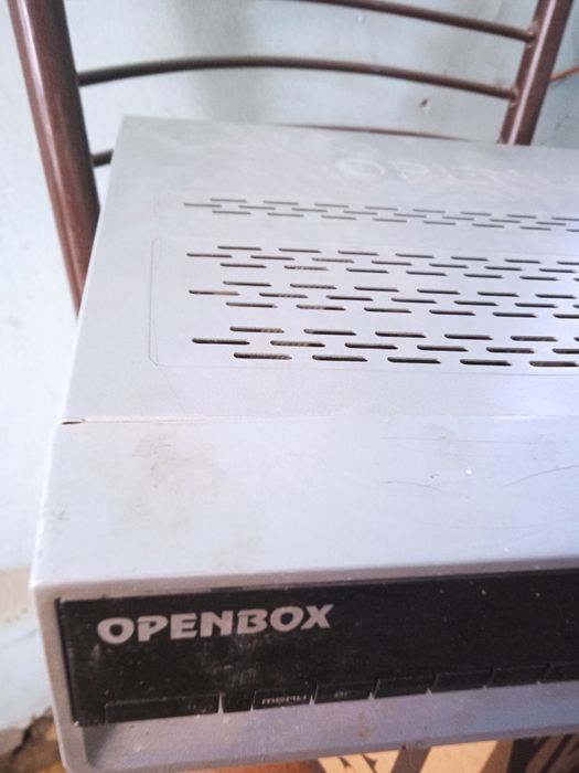 Тюнер рабочий в комплекте отлично работает