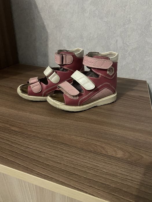 Продам детские ортопедические сандалики