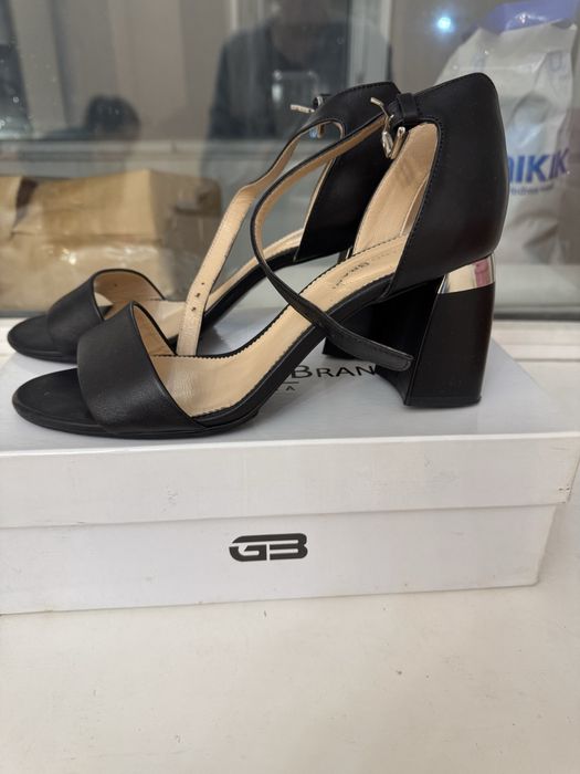 Босоножки, Италия