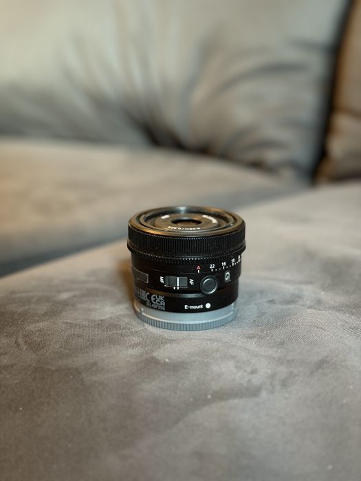 Obiectiv Sony FE 40mm F2.5 G, full frame, stare foarte bună