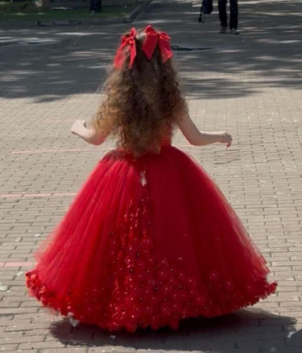 Продам платье для выпускного в садик