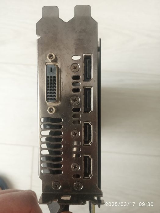 Vând  Placa video impecabilă