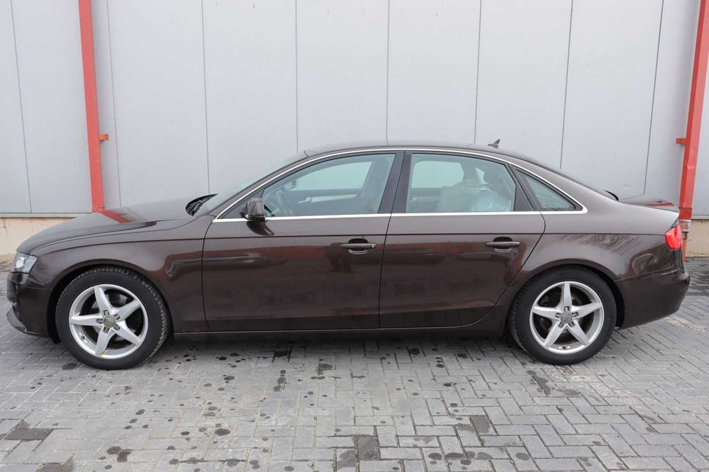 ауди а4 б8  2.0тди ксенон нави босе  кожа