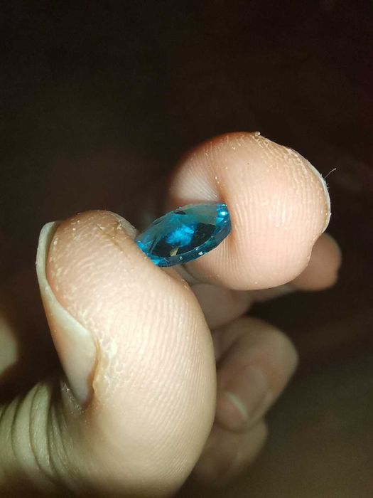 Естествен бледо син Тупаз