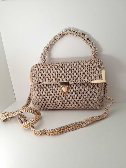 Hand-made Genti lucrate de mana