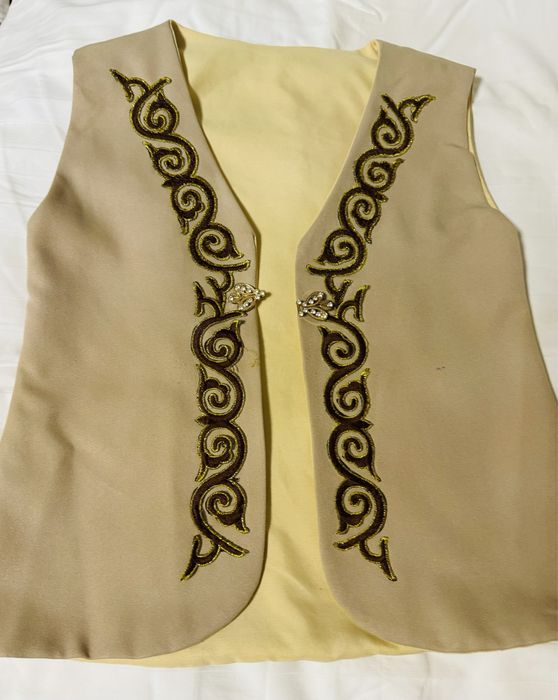 Национальная жилетка