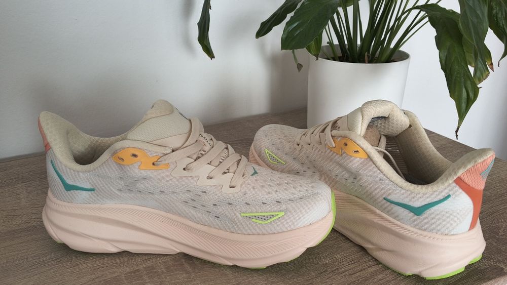 Hoka Clifton 9 Astral-Vanilla -Noi- 38